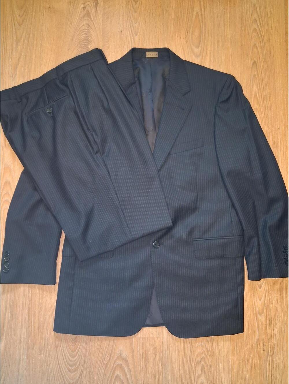Jos A Bank 2 Piece Suit Mens 40R 34x31 Black Wool Striped